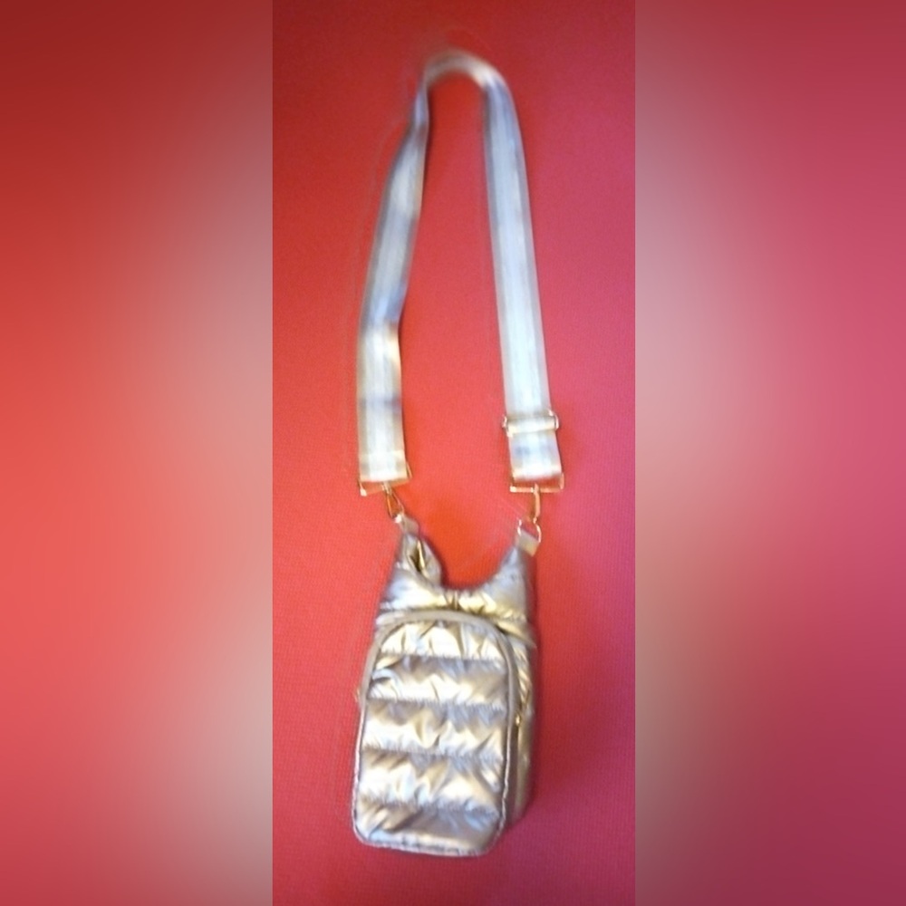 WanderFull Bag
Very Good Gently Used Condition.
